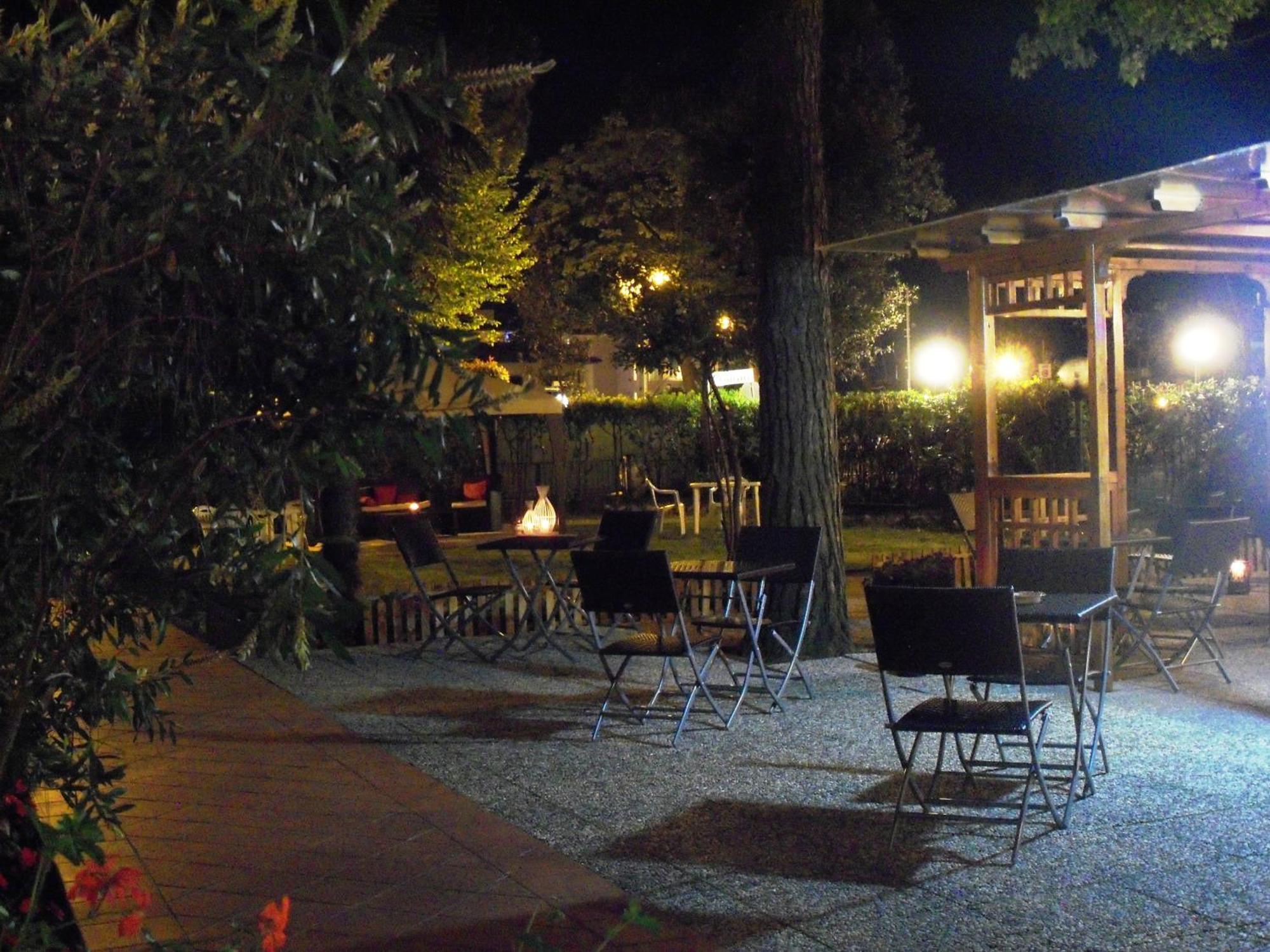 Hotel & Restaurant Storyville Cinquale Luaran gambar
